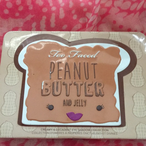Too faced peanut butter and jelly eye palette - Picture 1 of 4